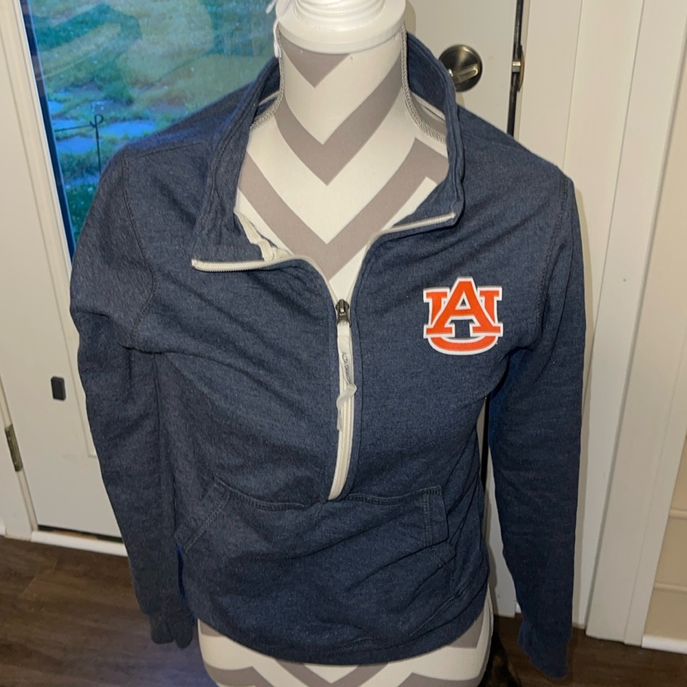 Ladie’s Auburn Tigers pull over